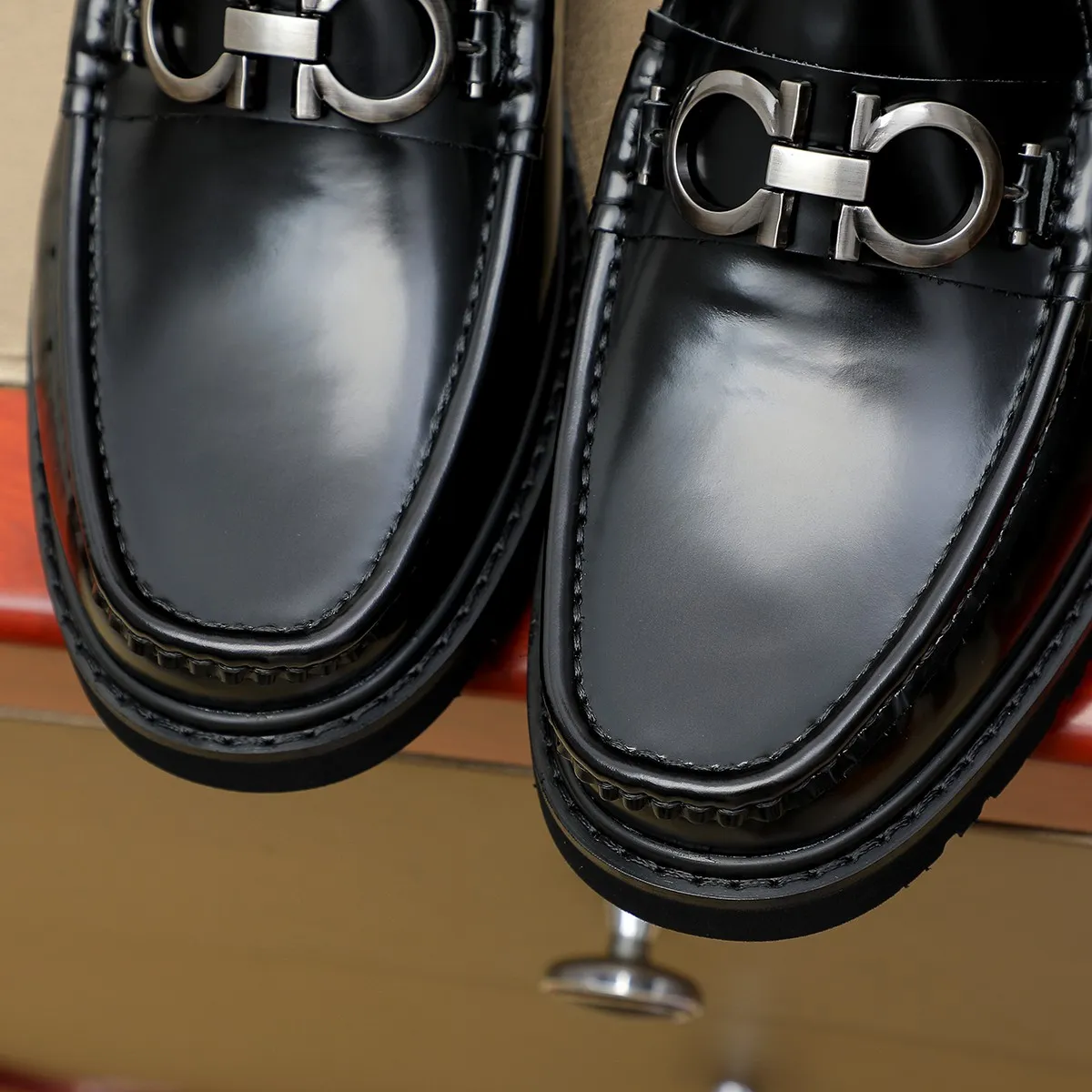 Men's shoes 💰500 Ferragamo [Ferragamo] top imported suit men's shoes 💯Original copy of the official website, product materials: selected imported embossed calfskin + luxury hardware buckle accessories ~ imported water-dyed cow 🐂 leather lining. Strong three-dimensional visual effect, original combination outsole, multiple colors available😘 Size: 38-44 (.45.46.4. Customized)